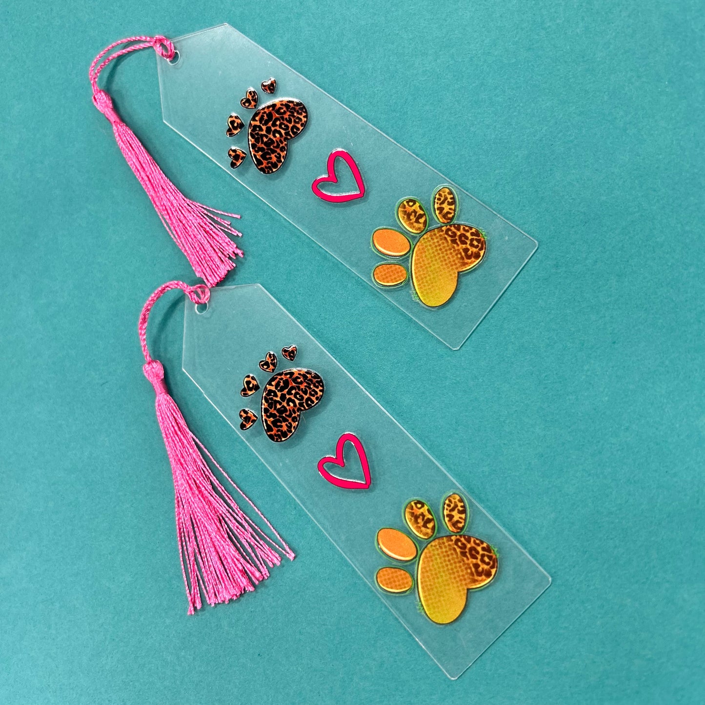 Paw 1 (bookmark)